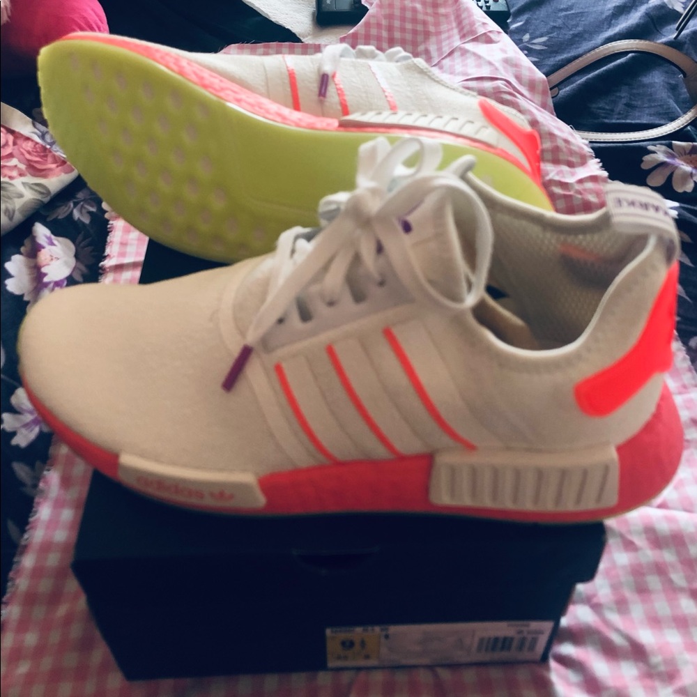 Adidas NMD R1 white/pink